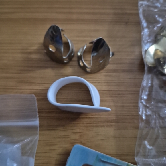 Source Unknown Silver Finger Picks for Stringed Instruments - Picture 4 of 7